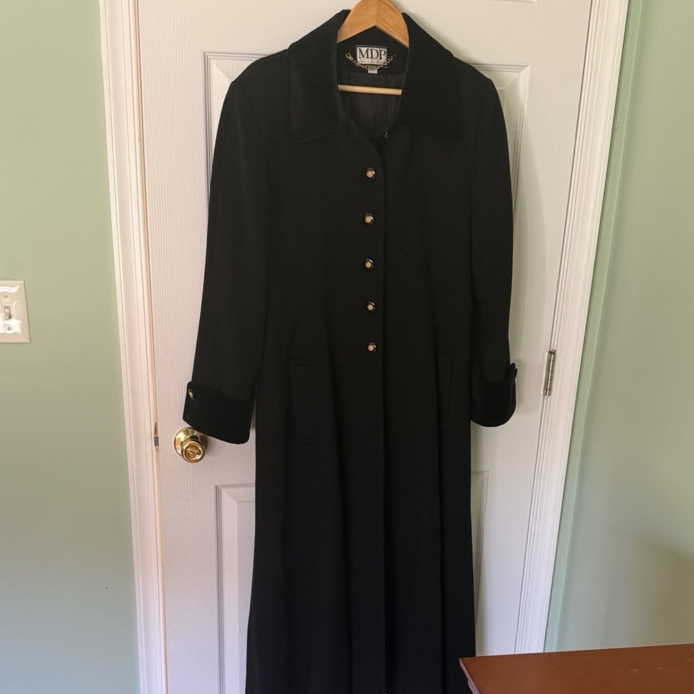 Elegant Black Long Swing Coat